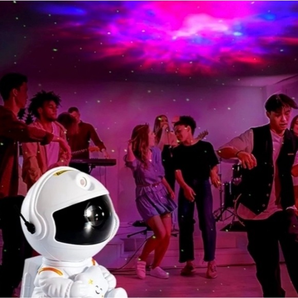 Astronaut Nebula Projector - Picture 2 of 7